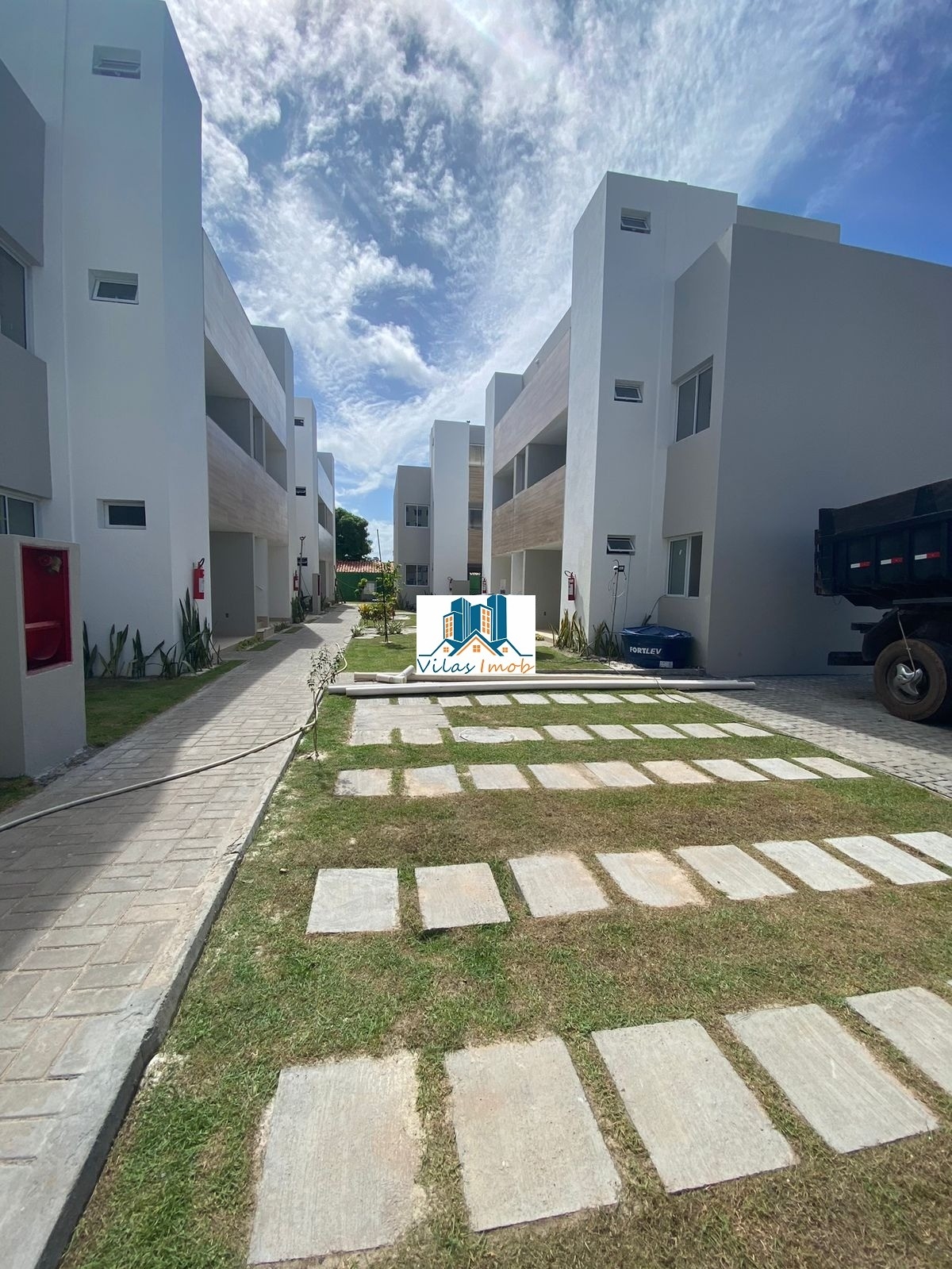 Apartamento à venda com 2 quartos, 72m² - BURAQUINHO,