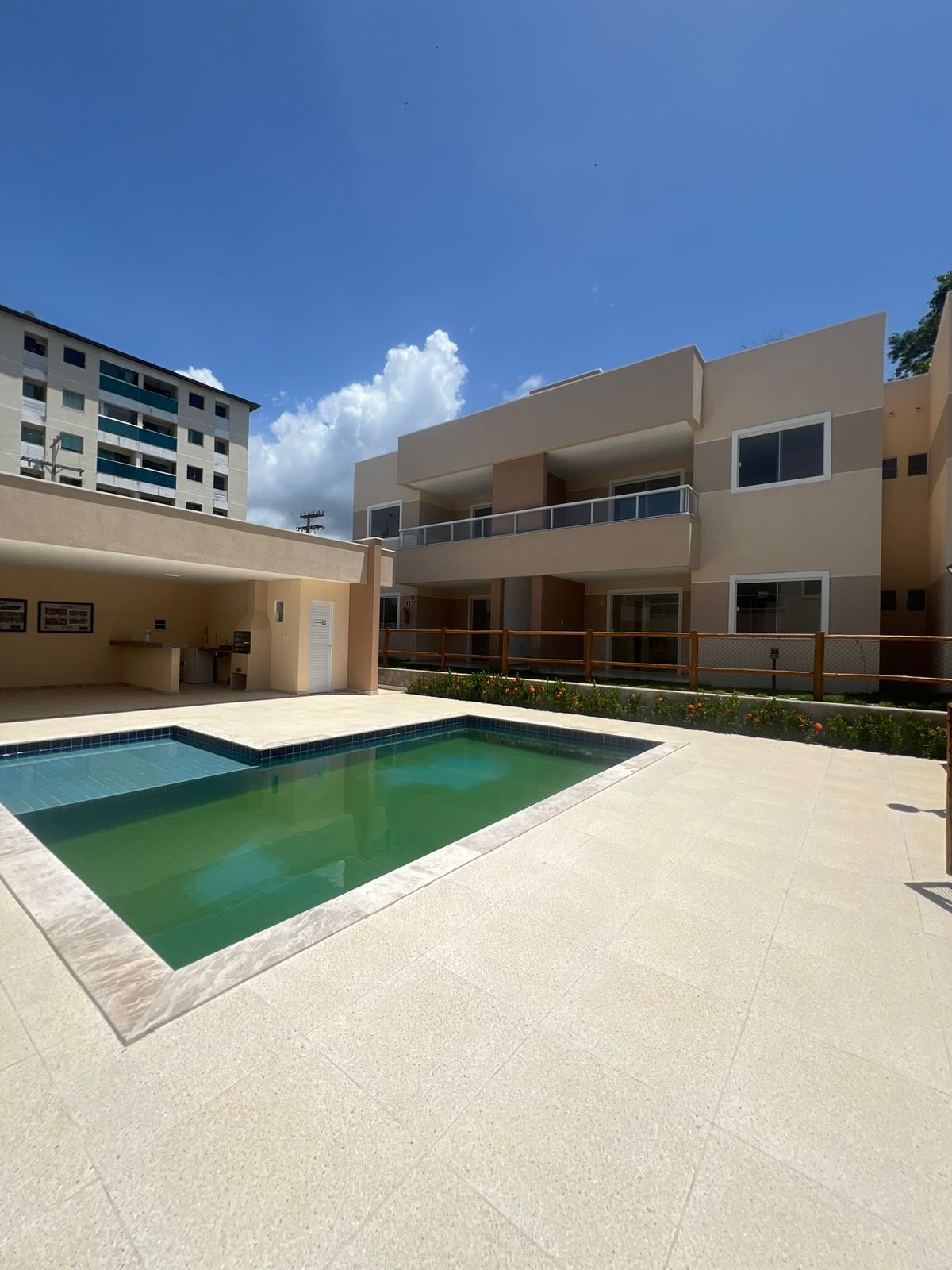 Apartamento à venda com 2 quartos, 74m² - Vila de Abrantes (Abrantes),Camaçari