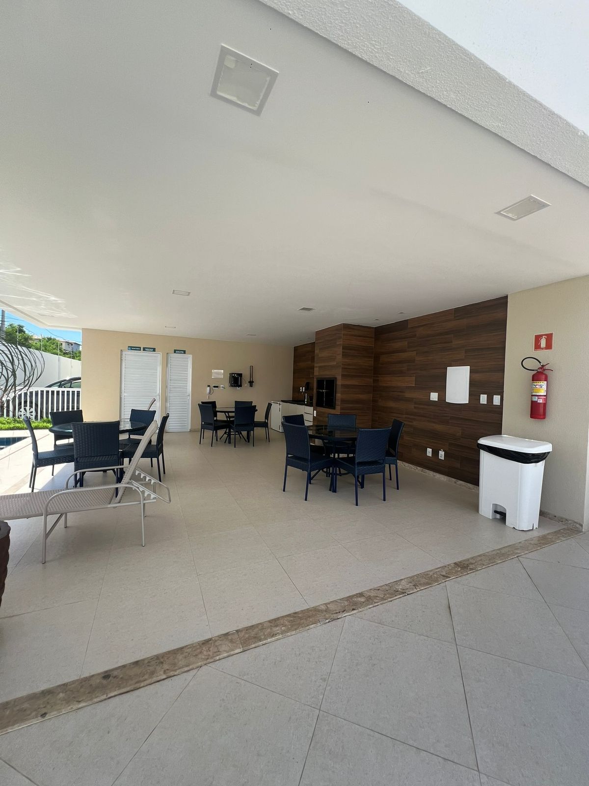 Apartamento 2/4 térreo em BURAQUINHO, Lauro de Freitas/BA!! - Lopes Imoveis Bahia